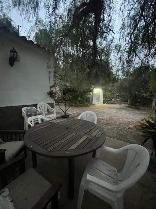 Farmhouse Surrounded By Centenary Olive Trees Olias Exterior photo
